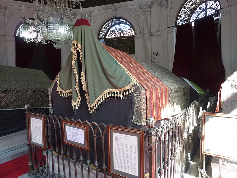 قبر الخليفة عبدالعزيز
