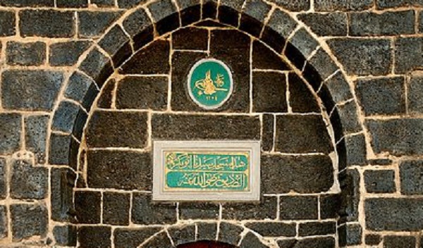 باب مسجد الصديق في المدينة المنورة