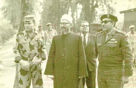 الشيخ عبدالحليم محمود مع قادة الجبهة
