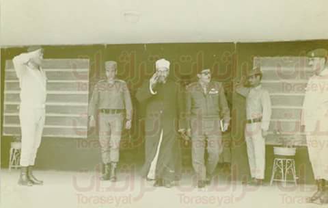 الشيخ عبدالحليم محمود مع قادة الجيش