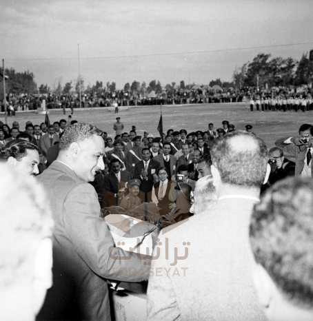 جمال عبدالناصر في مؤتمر شباب الجامعات منتصف الخمسينيات